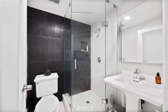 Detail Gallery Image 14 of 57 For 1690 N Crescent Heights Bld, Los Angeles,  CA 90069 - 3 Beds | 4 Baths