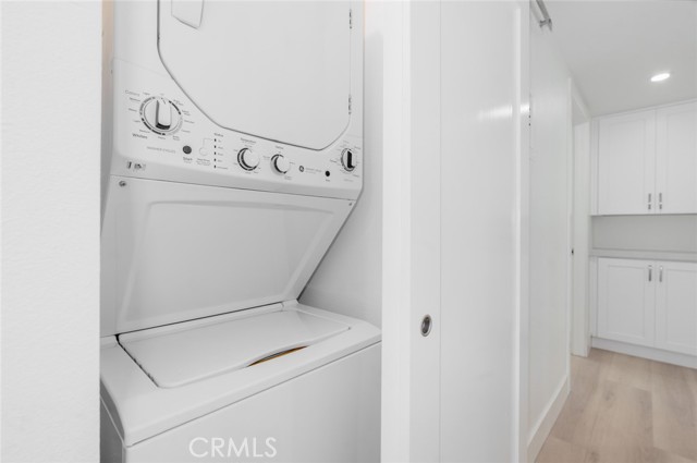 707 1/2 Orchid Avenue, Corona del Mar CA: https://media.crmls.org/medias/d19eb0d0-3a83-4e68-baa1-74d1a4e235c4.jpg