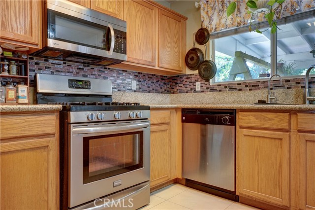 Detail Gallery Image 21 of 68 For 1808 Cave St, Redlands,  CA 92374 - 3 Beds | 2/1 Baths
