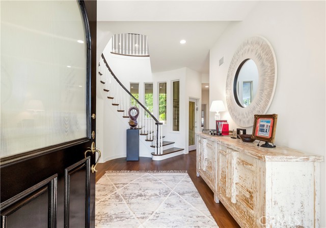 Detail Gallery Image 3 of 51 For 520 Kings, Newport Beach,  CA 92663 - 4 Beds | 4 Baths