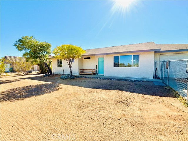 Detail Gallery Image 3 of 20 For 58207 Campanula St, Yucca Valley,  CA 92284 - 3 Beds | 2 Baths