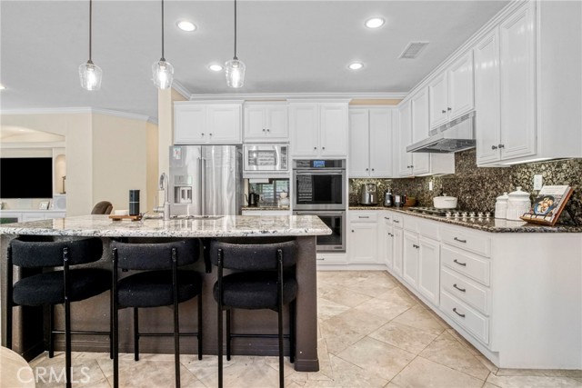 Detail Gallery Image 3 of 30 For 586 Grass Valley St, Simi Valley,  CA 93065 - 4 Beds | 3 Baths