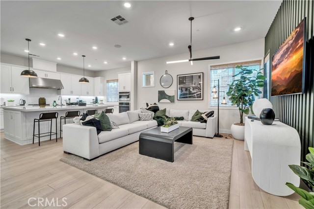 Detail Gallery Image 2 of 38 For 26707 Beartown Ln, Valencia,  CA 91381 - 5 Beds | 4/1 Baths