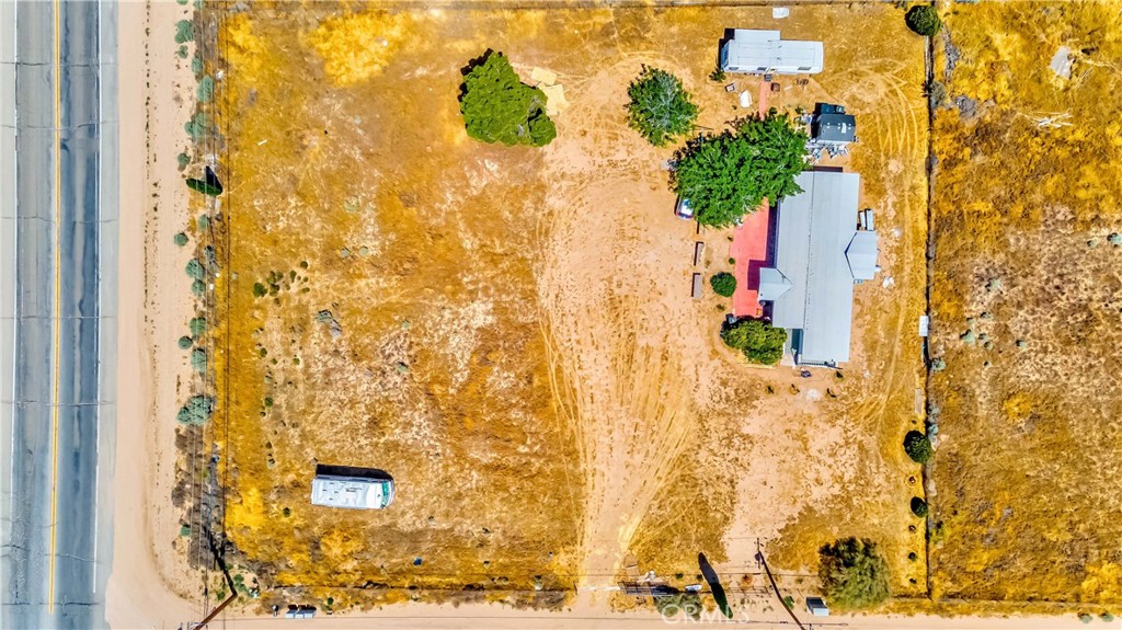 https://media.crmls.org/medias/d1a03080-5db2-4bd9-9a75-7f37dc69e8a2.jpg?preset=X-Large