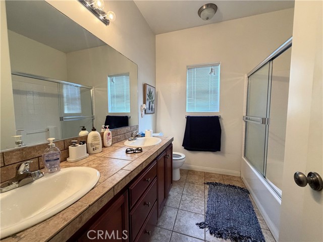 Detail Gallery Image 12 of 17 For 600 Vancluse Bay Dr, Bakersfield,  CA 93307 - 3 Beds | 2 Baths