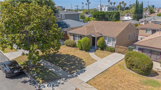 2939 Kelton Avenue, Los Angeles CA: https://media.crmls.org/medias/d1a08967-66dd-4ed2-90fc-c15ab6bbf0a2.jpg