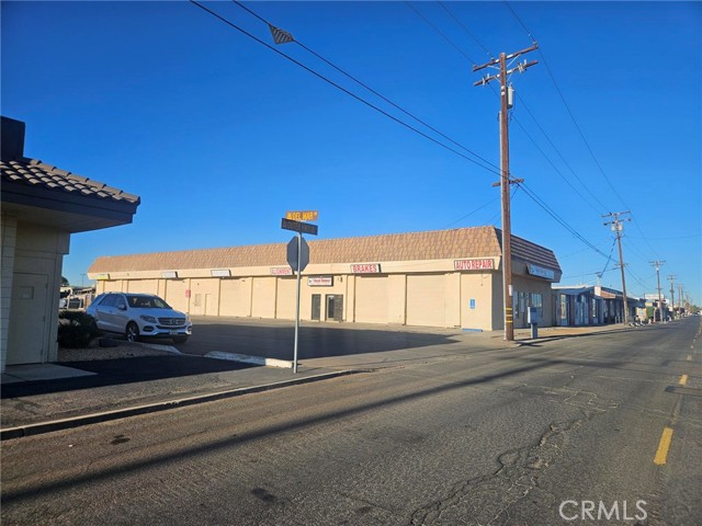 21969 Highway 18, San Bernardino CA: https://media.crmls.org/medias/d1a13dbc-51d5-4e9e-8ee7-1e39b354aa97.jpg