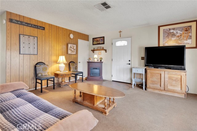 Detail Gallery Image 6 of 25 For 11121 Oakwood, Hesperia,  CA 92345 - 2 Beds | 1 Baths