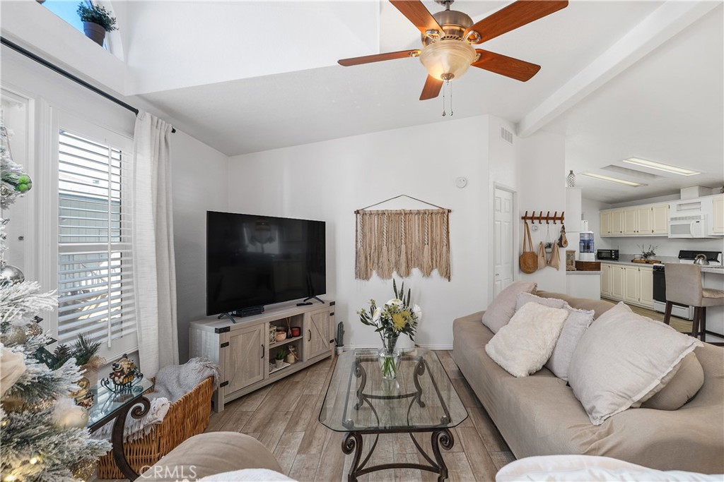 MLS #OC25215640 image #5