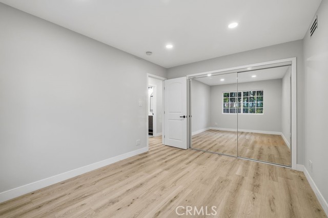 Detail Gallery Image 16 of 33 For 10557 Reseda, Northridge,  CA 91326 - 4 Beds | 3 Baths