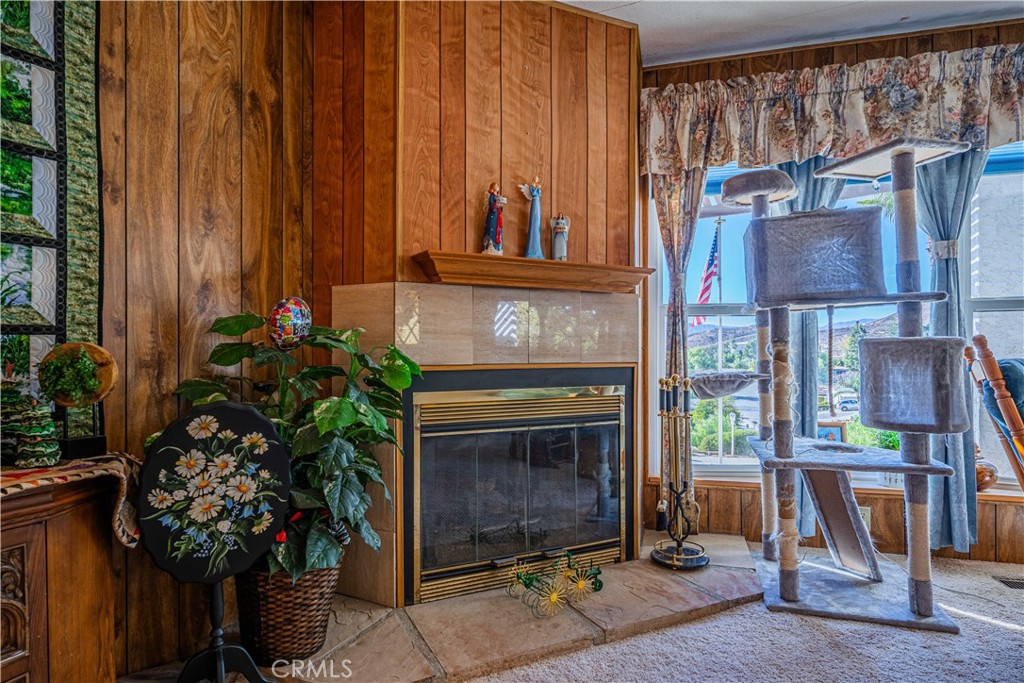 https://media.crmls.org/medias/d1a31c46-7190-4a11-9854-dfa843d4671a.jpg?preset=X-Large