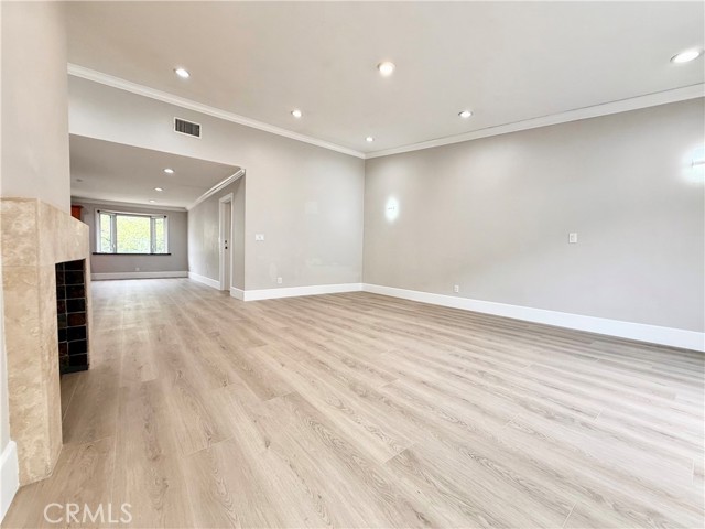 Detail Gallery Image 25 of 73 For 24204 Calvert, Woodland Hills,  CA 91367 - 6 Beds | 3 Baths