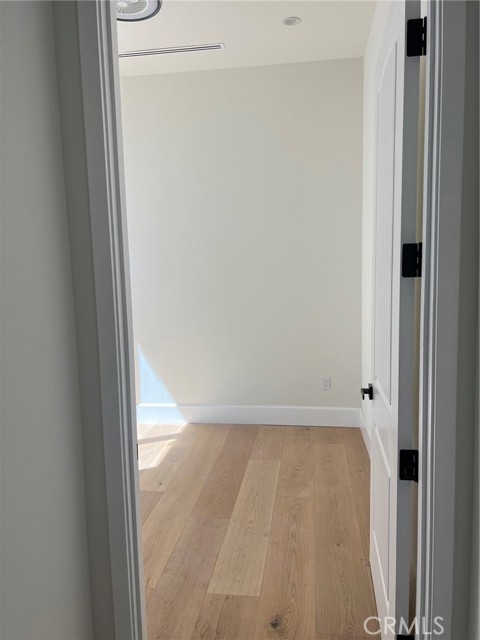 20329 Stagg Street photo 21