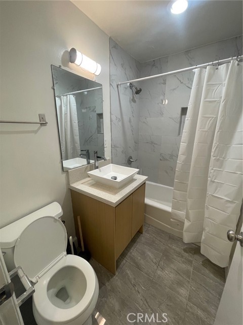 Detail Gallery Image 6 of 11 For 1250 W 37th St #1,  Los Angeles,  CA 90007 - 1 Beds | 1 Baths