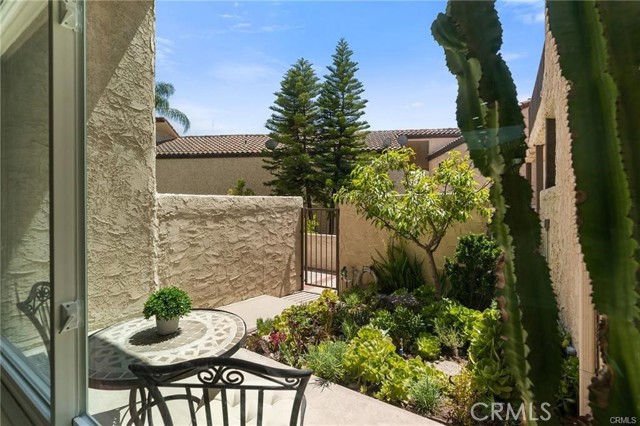 Detail Gallery Image 24 of 30 For 23401 Park Sorrento #55,  Calabasas,  CA 91302 - 2 Beds | 2 Baths