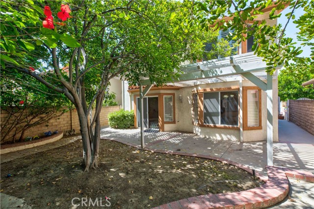 Detail Gallery Image 25 of 45 For 12022 Falcon Crest Way, Porter Ranch,  CA 91326 - 4 Beds | 2/1 Baths