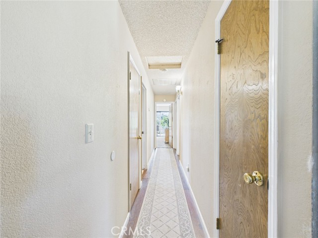 40170 Hillsborough Loop, Oakhurst CA: https://media.crmls.org/medias/d1a469b8-fd9f-41d6-a967-65f3841f6407.jpg
