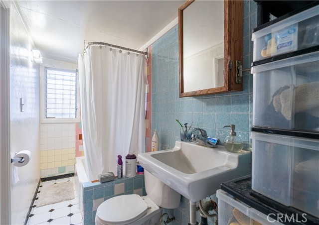 Detail Gallery Image 17 of 19 For 4487 W 131st St, Hawthorne,  CA 90250 - 2 Beds | 1 Baths