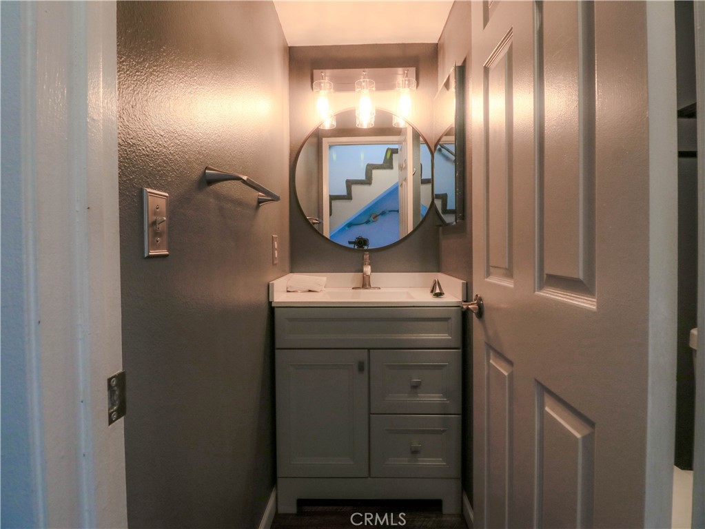 https://media.crmls.org/medias/d1a55284-1d2a-4278-b594-5b0c10915979.jpg?preset=X-Large