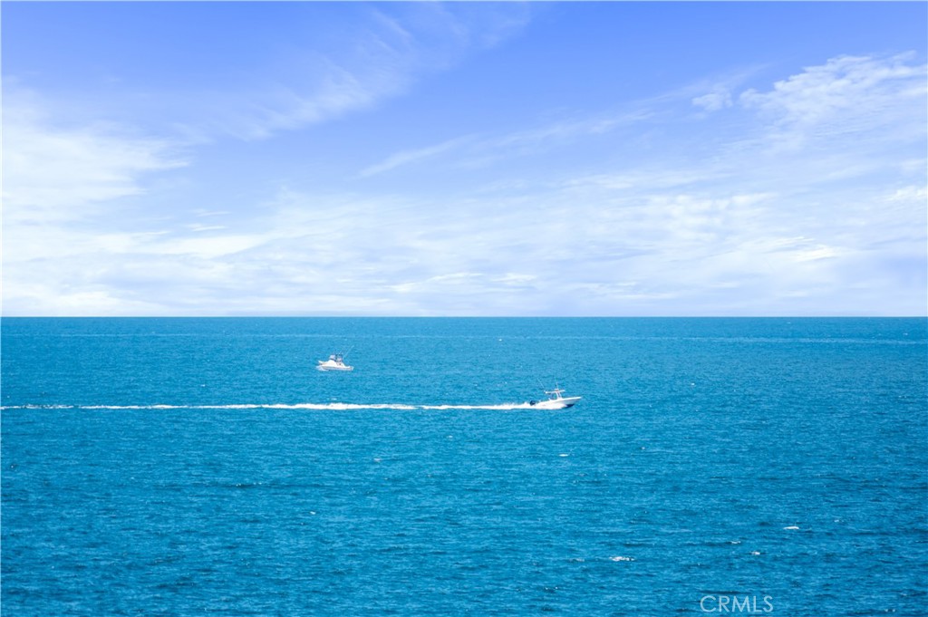 https://media.crmls.org/medias/d1a651ba-8a42-40f4-9e5e-190b5eeb1237.jpg?preset=X-Large