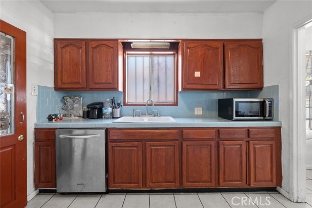 Detail Gallery Image 28 of 44 For 9625 Alexander Ave, South Gate,  CA 90280 - 3 Beds | 2 Baths