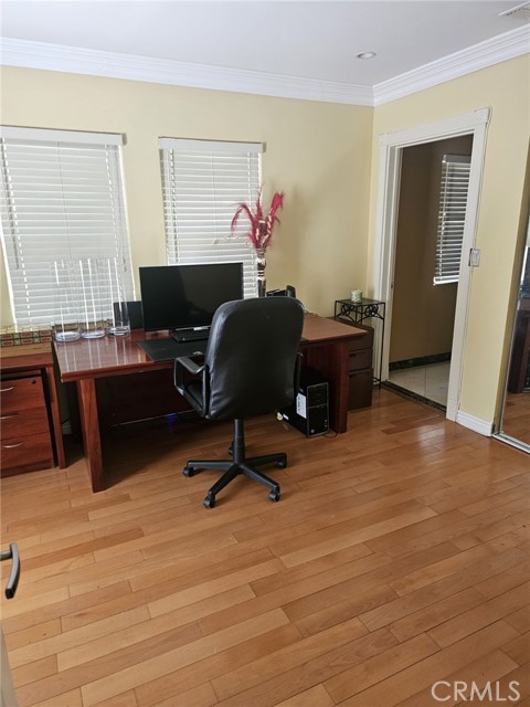 3946 Knobhill Drive, Sherman Oaks CA: https://media.crmls.org/medias/d1a70002-6461-4c95-8a0e-32c3fe42d688.jpg