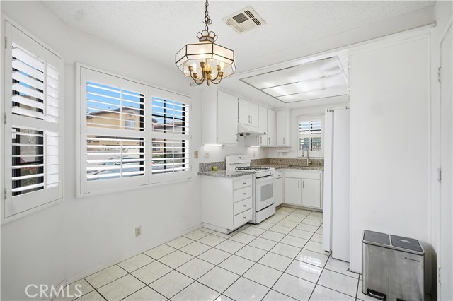 Detail Gallery Image 10 of 36 For 1604 via Rosa, Baldwin Park,  CA 91706 - 3 Beds | 3 Baths