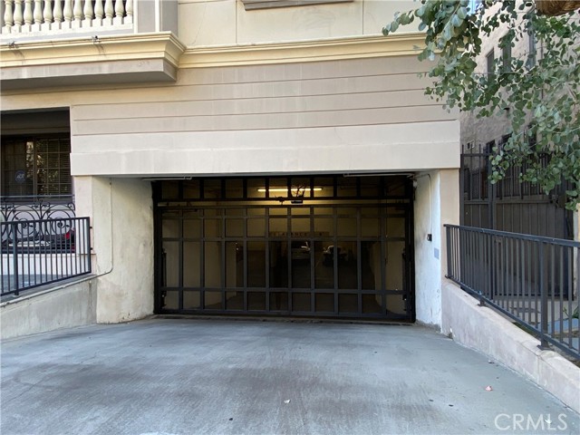 107 N Swall Drive, Los Angeles CA: https://media.crmls.org/medias/d1a861ee-1682-4fda-b201-e0baf86fc6be.jpg