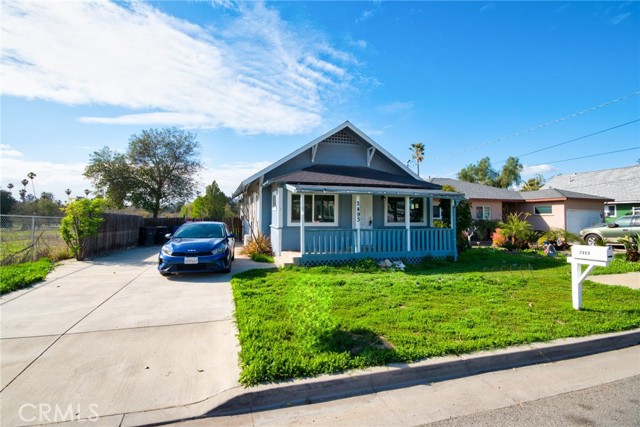 2493 Northbend Street, Riverside CA: https://media.crmls.org/medias/d1a8b111-1794-471f-a424-600780c708f0.jpg
