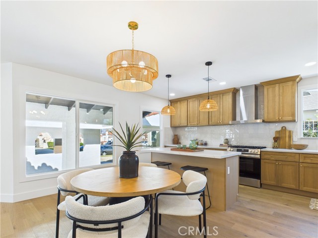 Detail Gallery Image 8 of 39 For 3116 W 78th Pl, Los Angeles,  CA 90043 - 3 Beds | 3 Baths