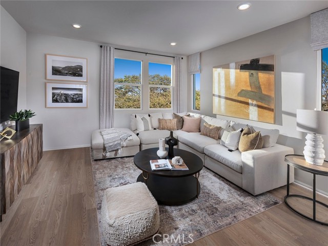Detail Gallery Image 9 of 17 For 1458 Stratus Dr, Pomona,  CA 91768 - 3 Beds | 3/1 Baths