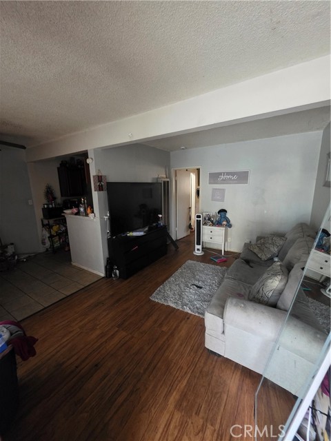 602 E Wilhelmina Street, Anaheim CA: https://media.crmls.org/medias/d1a979a0-7f86-4659-8d40-b4d1d9a1a0c4.jpg