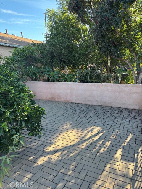 Detail Gallery Image 17 of 18 For 7880 N Claybeck Ave, Sun Valley,  CA 91352 - 2 Beds | 1 Baths