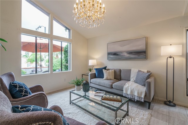 Detail Gallery Image 4 of 42 For 17022 Condon Ave, Lawndale,  CA 90260 - 4 Beds | 2/1 Baths