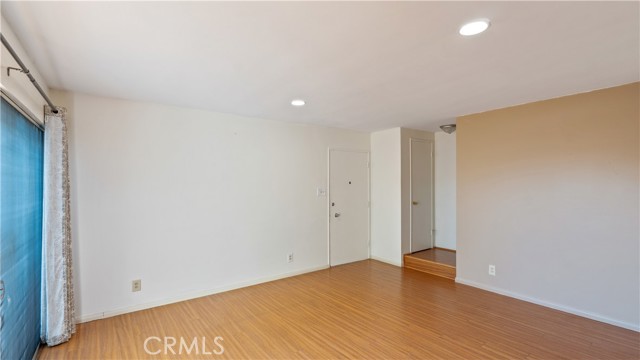 Detail Gallery Image 5 of 28 For 14903 S Normandie Ave #117,  Gardena,  CA 90247 - 2 Beds | 1/1 Baths