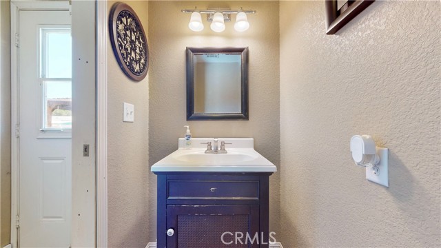 Detail Gallery Image 31 of 74 For 14380 La Brisa Rd, Victorville,  CA 92392 - 4 Beds | 2/1 Baths