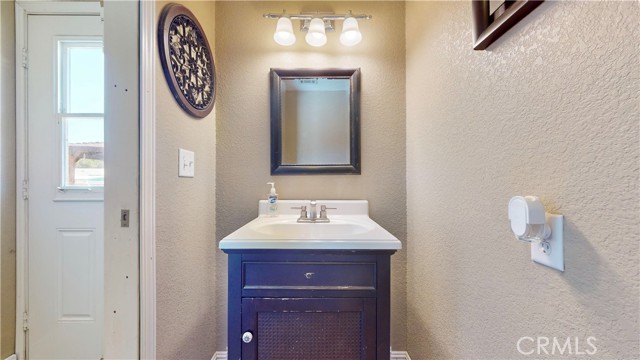 Detail Gallery Image 31 of 74 For 14380 La Brisa Rd, Victorville,  CA 92392 - 4 Beds | 2/1 Baths