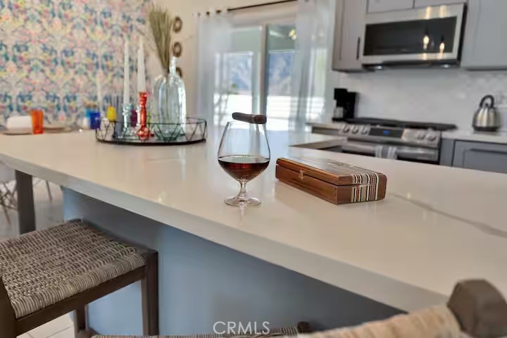 https://media.crmls.org/medias/d1ab39d4-5859-43e0-a106-260cc9f2cef9.jpg?preset=X-Large
