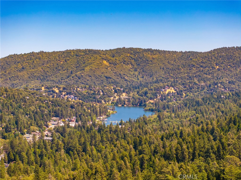https://media.crmls.org/medias/d1abec97-e8fd-4fdc-bb0a-f17c5465ab5c.jpg?preset=X-Large