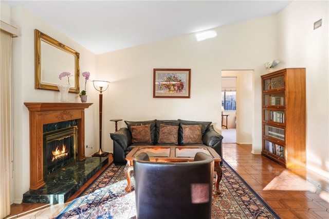 13543 Bear Valley Road, Moorpark CA: https://media.crmls.org/medias/d1ac372d-48d1-4816-9ef3-7cbdf60efcc1.jpg