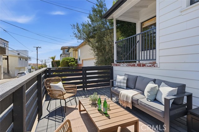 1039 8th Street, Hermosa Beach, California 90254, 2 Bedrooms Bedrooms, 0 ,1 BathroomBathrooms,Residential,For Sale,8th,0,SB26121769