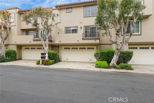 Detail Gallery Image 38 of 45 For 19351 Maidstone Ln, Huntington Beach,  CA 92648 - 2 Beds | 2/1 Baths