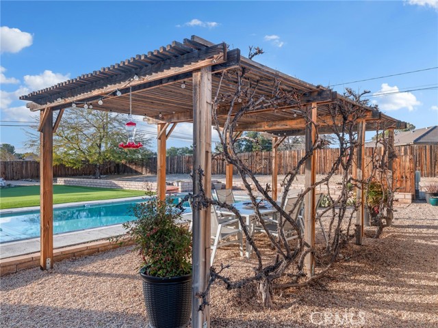 Detail Gallery Image 53 of 62 For 19544 Oneida, Apple Valley,  CA 92307 - 4 Beds | 3 Baths