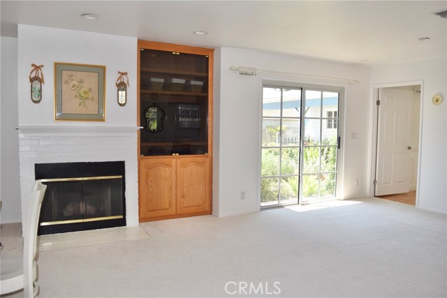 2024 N Kenwood Street, Burbank CA: https://media.crmls.org/medias/d1ad26f0-7f43-4803-ab57-c040a9bf4b3f.jpg