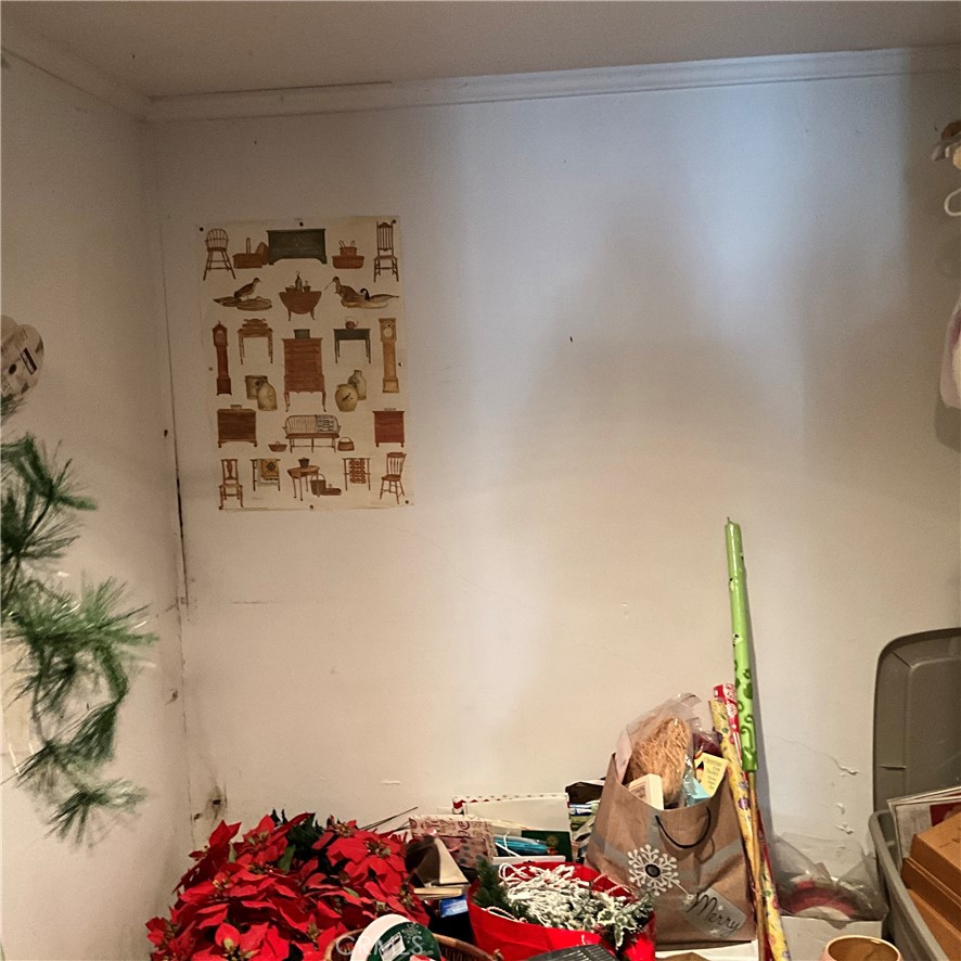 https://media.crmls.org/medias/d1ad4569-5ea5-42f4-8ce6-d0a32e044303.jpg?preset=X-Large