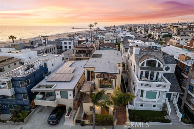 133 33rd Street, Hermosa Beach, California 90254, 4 Bedrooms Bedrooms, ,4 BathroomsBathrooms,Single Family Residence,For Sale,33rd,SB24113188