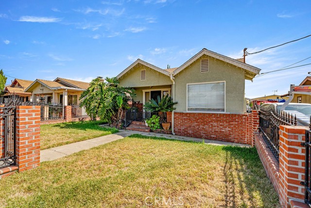 2820 E 6th Street, Los Angeles CA: https://media.crmls.org/medias/d1ad985d-20c4-4441-8007-9ed3692e45e6.jpg