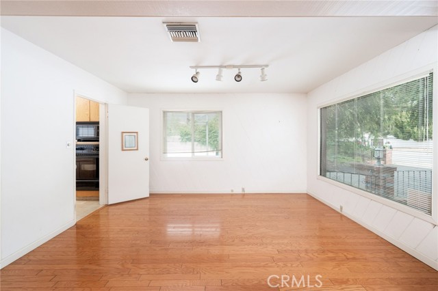 22226 Devonshire Street, Chatsworth CA: https://media.crmls.org/medias/d1ae7fc8-c411-44f4-8e28-aa048f36bcf9.jpg