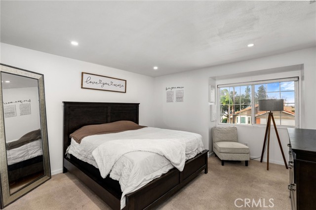 Detail Gallery Image 11 of 19 For 6733 Newport Ct, Fontana,  CA 92336 - 4 Beds | 2/1 Baths