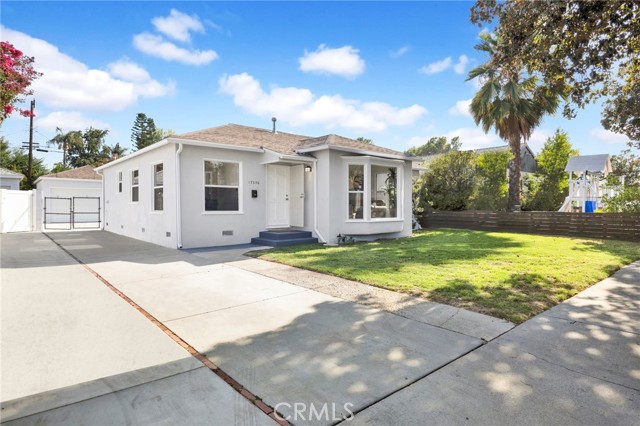 17350 Hamlin Street, Lake Balboa CA: https://media.crmls.org/medias/d1aef14b-f476-4e7b-8e00-2a1aa373e036.jpg